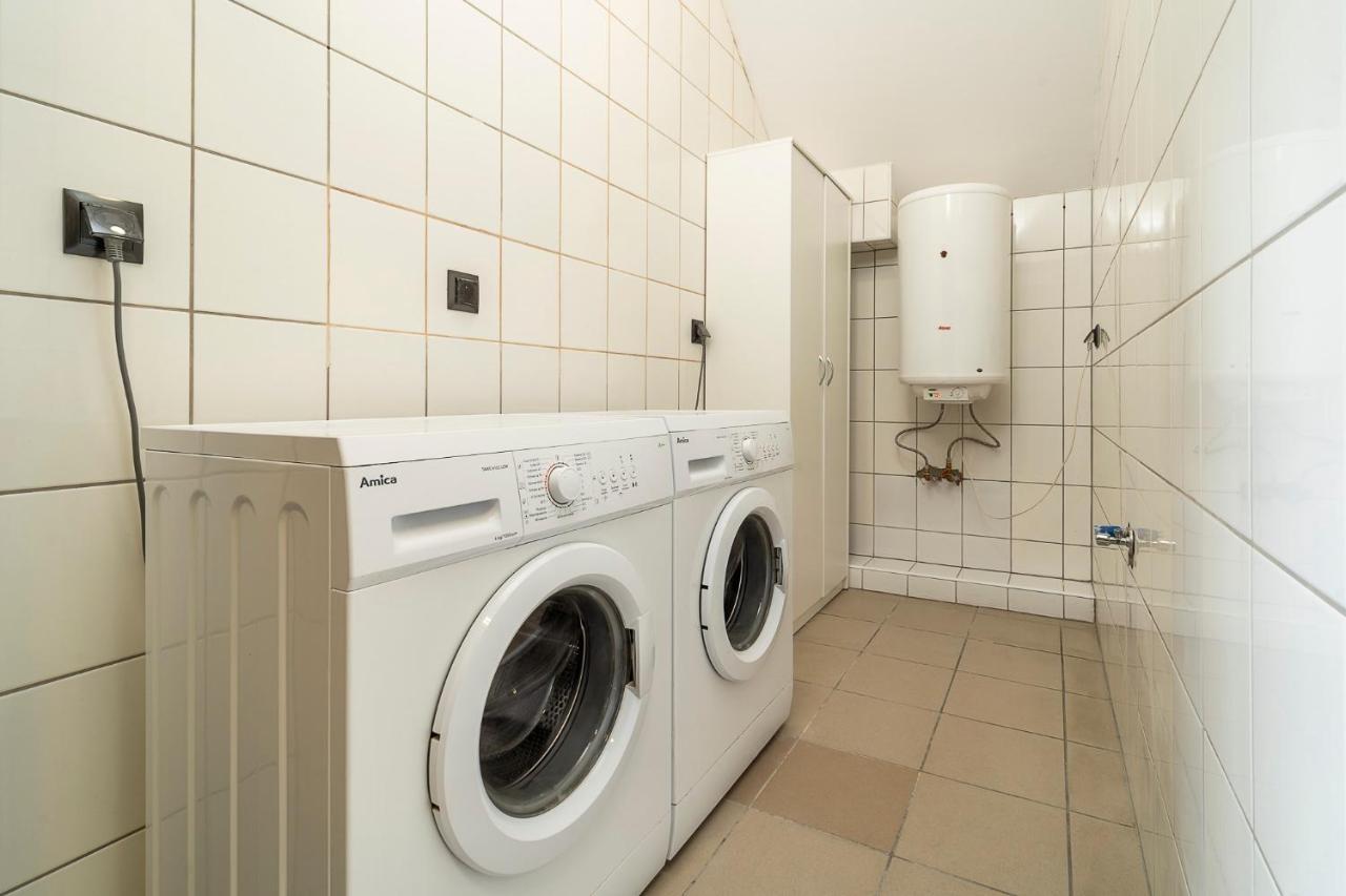 Gems Hostel Глогов Экстерьер фото