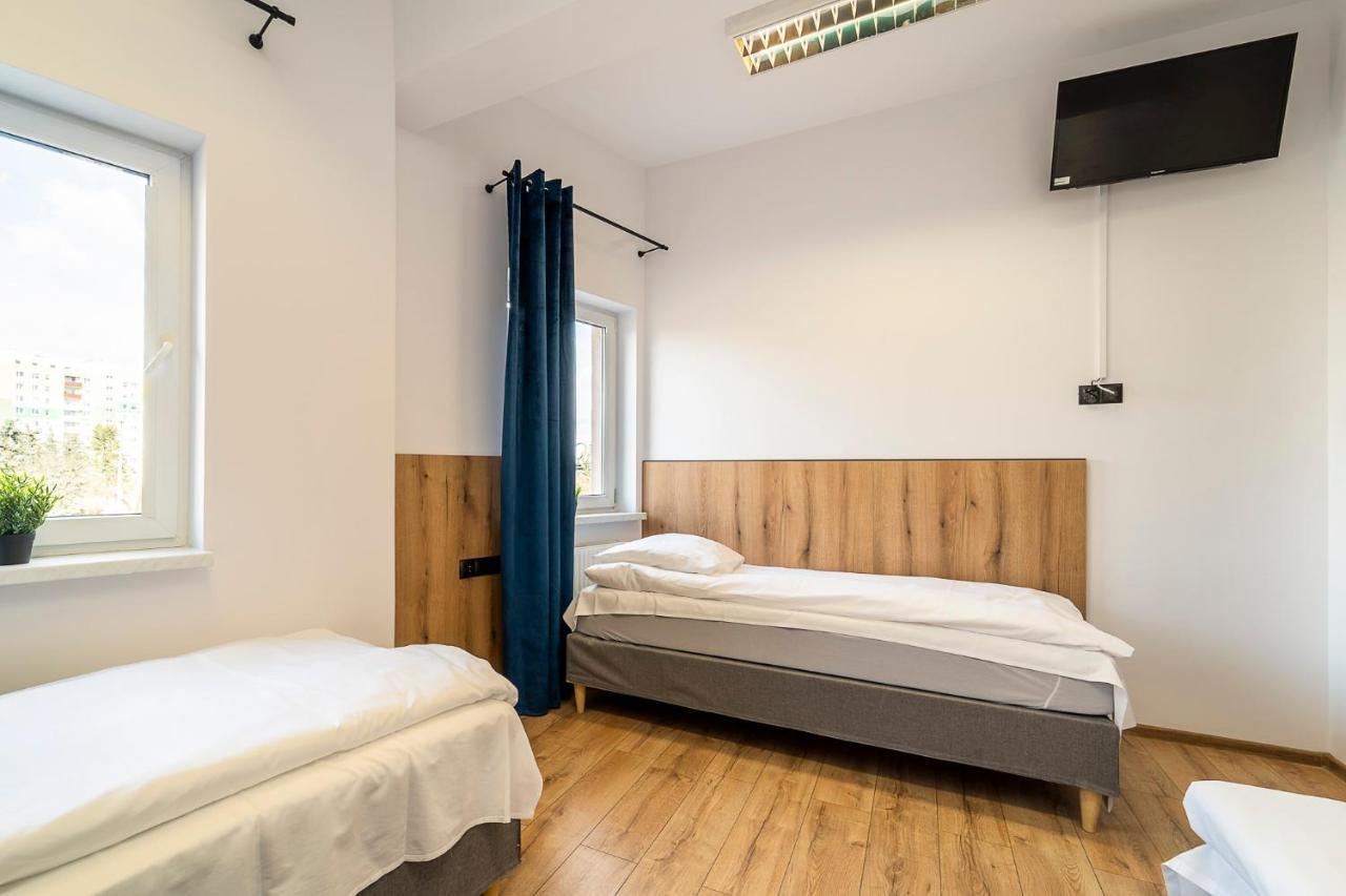 Gems Hostel Глогов Экстерьер фото