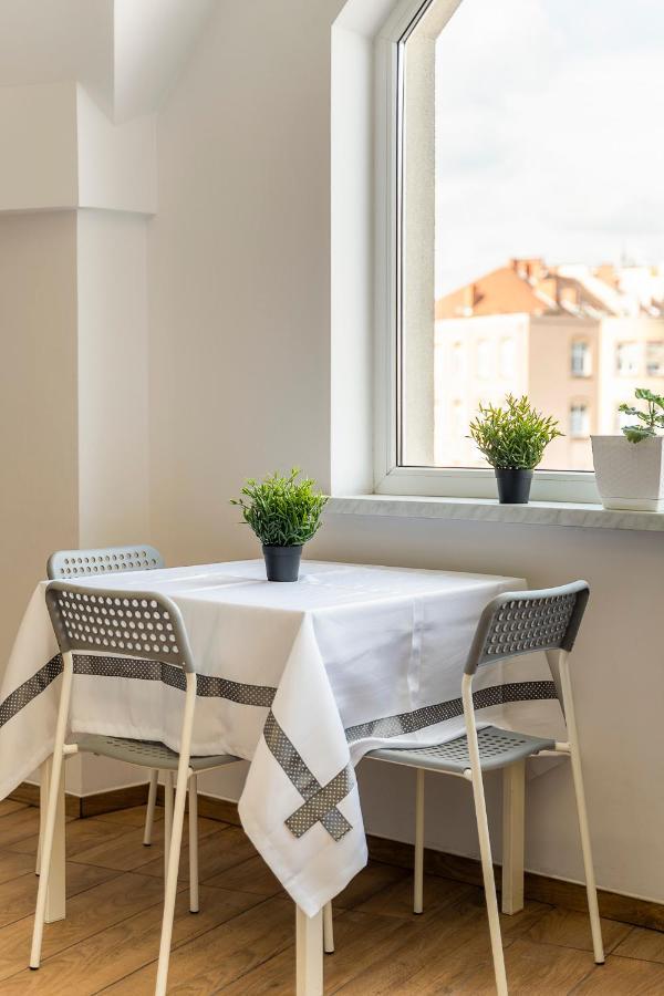 Gems Hostel Глогов Экстерьер фото